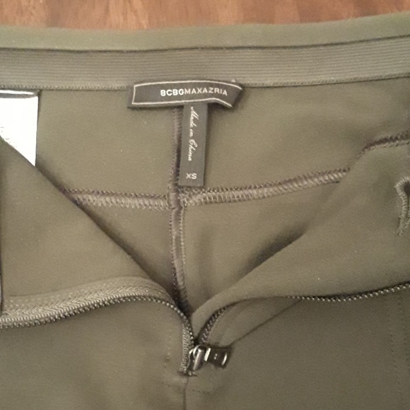 NWOT BCBGMAXAZRIA Seamed Zipper Ponte leggings - Picture 4 of 5